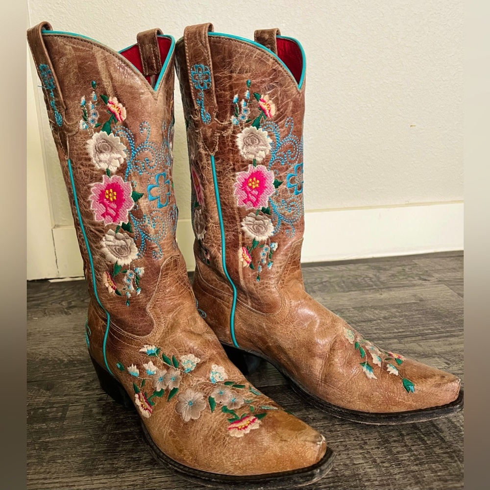 Macie Bean Rose Garden Embroidered Western Boots